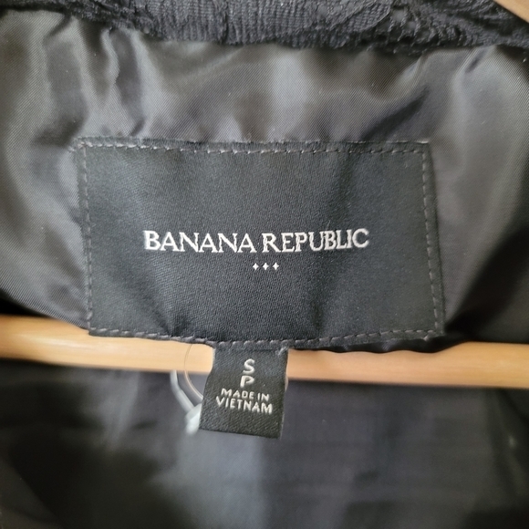 Banana Republic Lace Vest Size Small - Picture 9 of 11